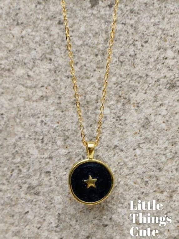 Star Enameled Round Pendant Charm