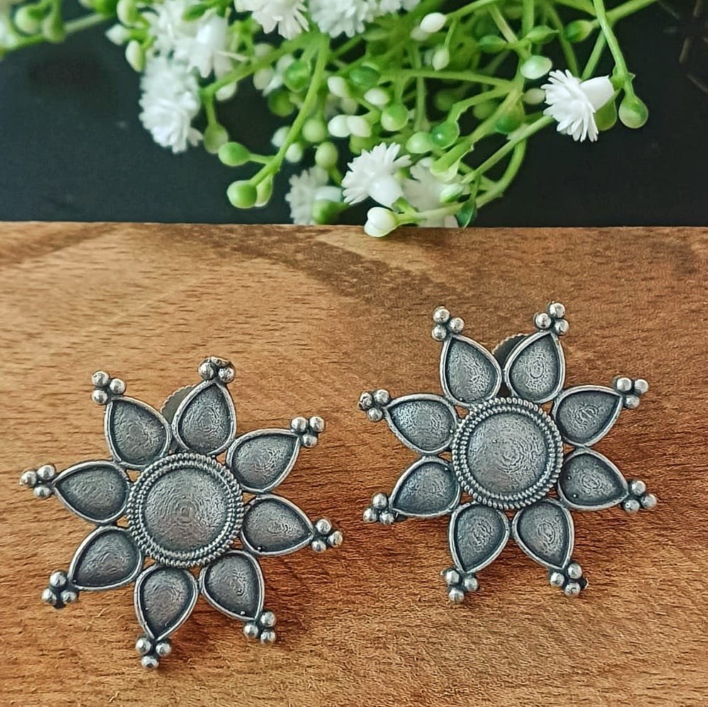 Kusum - Floral Stud Earrings