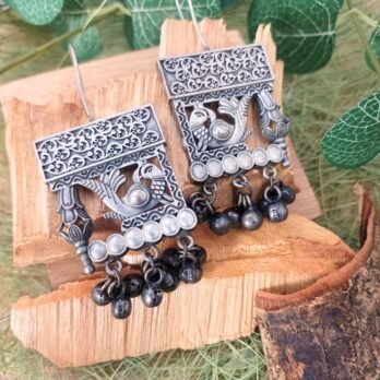 Umrao – Timeless Grace Earrings